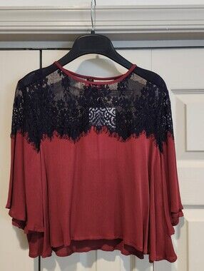 40% Off Your Look BNWT Defects Sample Scalloped Lace Red Satin Charmeuse Top Xs